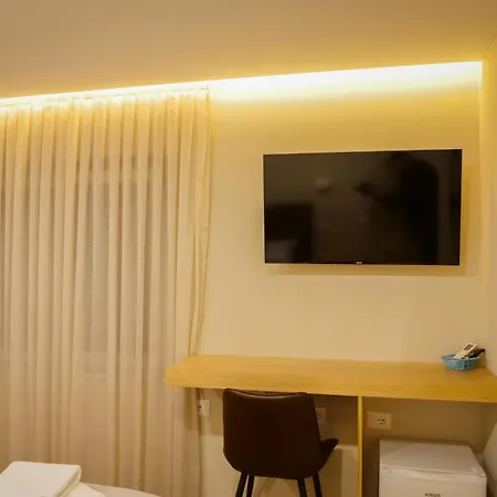 Petite Maison Hermes Center