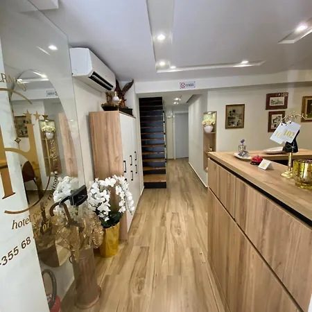 Petite Maison Hermes מלון