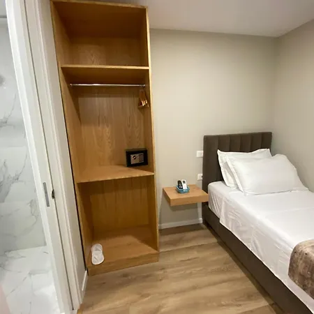 Petite Maison Hermes Center 3*