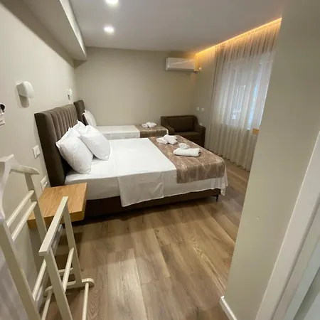 Petite Maison Hermes טיראנה