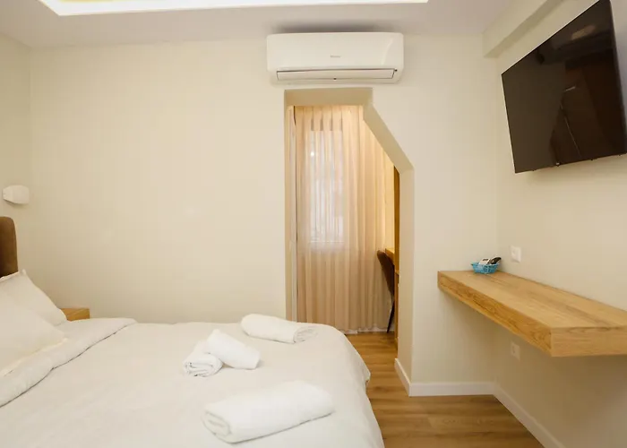 Petite Maison Hermes Center 3*