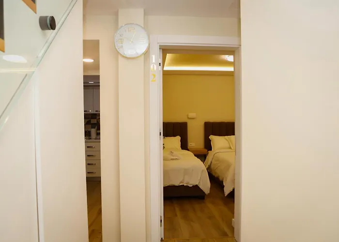 호텔 Petite Maison Hermes Center 티라나