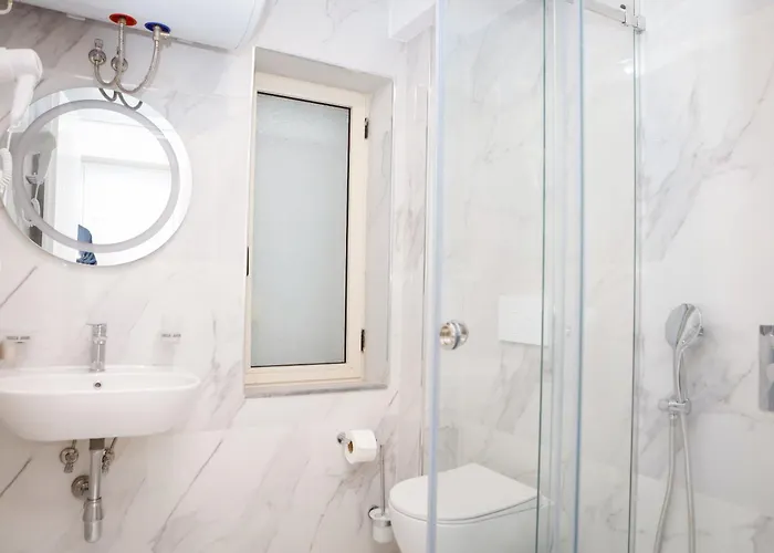 Petite Maison Hermes Center 호텔