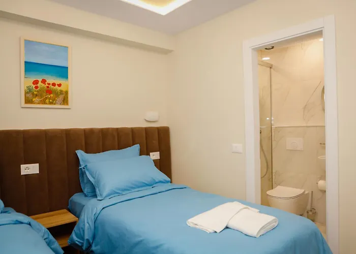 Petite Maison Hermes Center 3* 地拉那