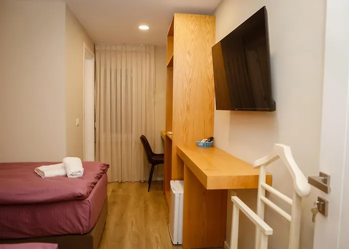 Petite Maison Hermes Center 地拉那