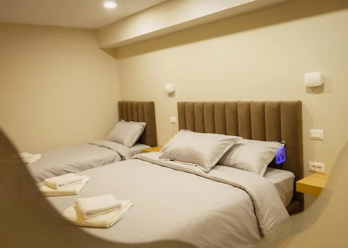 호텔 Petite Maison Hermes Center 3*