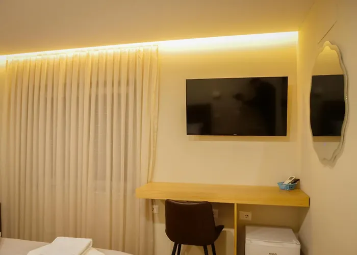 Petite Maison Hermes Center