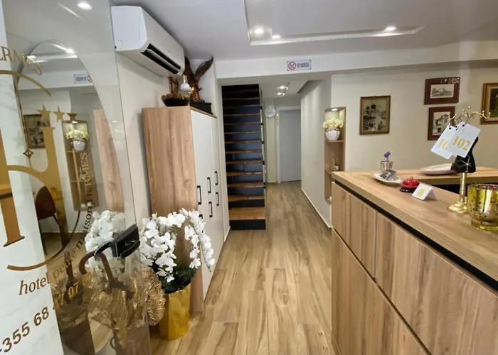 Petite Maison Hermes Center 호텔