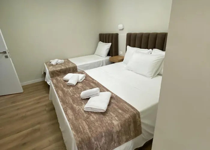 호텔 Petite Maison Hermes Center 3*