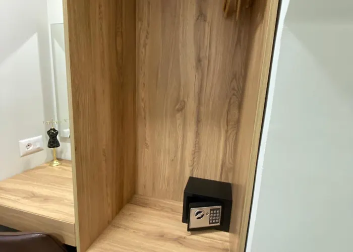 Petite Maison Hermes Center 호텔