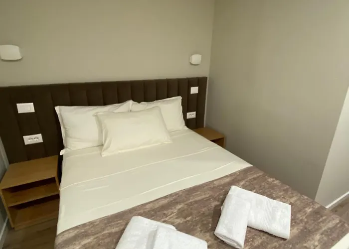 Petite Maison Hermes Center