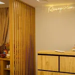 Petite Maison Hermes Center 3* ティラナ