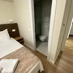 Petite Maison Hermes Center 3* تيرانا