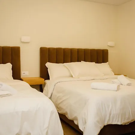 Petite Maison Hermes Center 地拉那