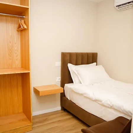 Szálloda Petite Maison Hermes Center 3*