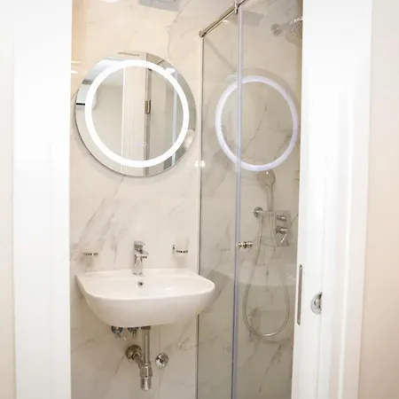 Petite Maison Hermes Center 酒店