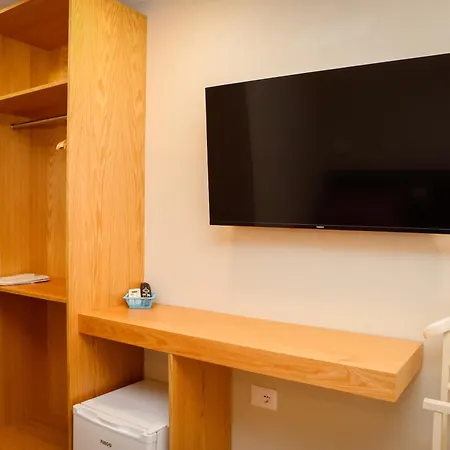 Отель Petite Maison Hermes Center 3*