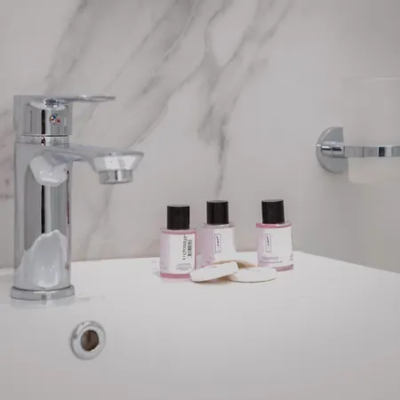 Szálloda Petite Maison Hermes Center