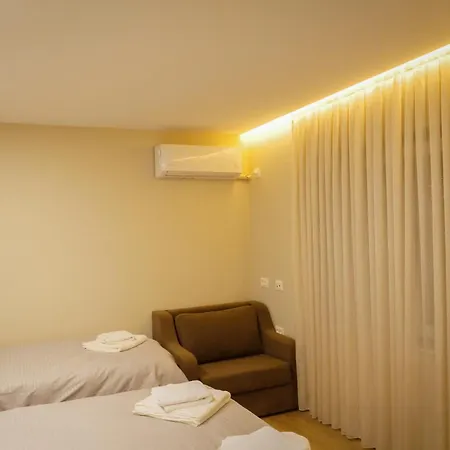 Petite Maison Hermes Center 3* Тирана