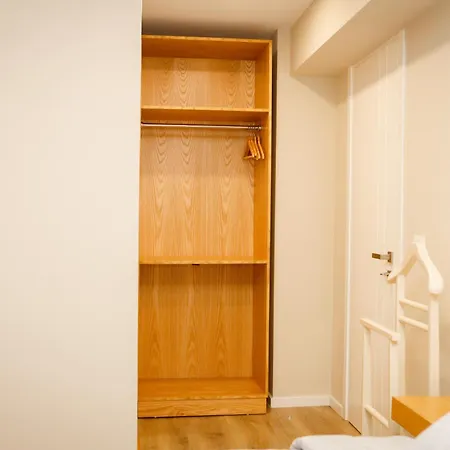 Отель Petite Maison Hermes Center