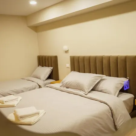 Отель Petite Maison Hermes Center 3*