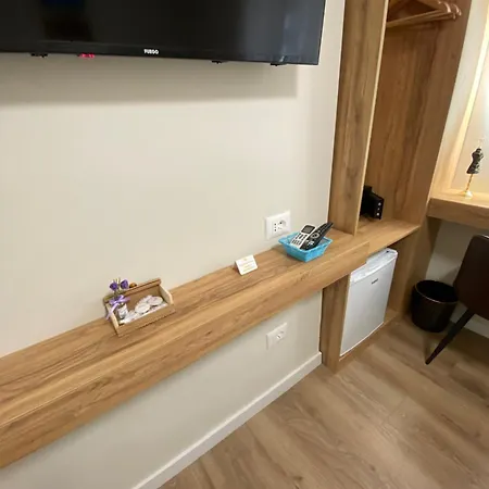 Szálloda Petite Maison Hermes Center 3*