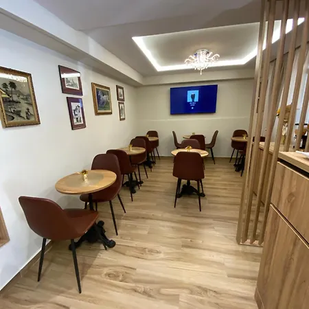 Petite Maison Hermes Center Hotel 3*