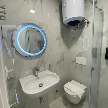 Petite Maison Hermes Center Hotel 3*