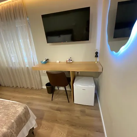 Hotel Petite Maison Hermes 3*