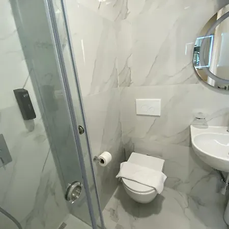 Petite Maison Hermes Hotel 3*