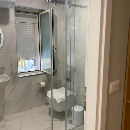 酒店 Petite Maison Hermes Center 地拉那