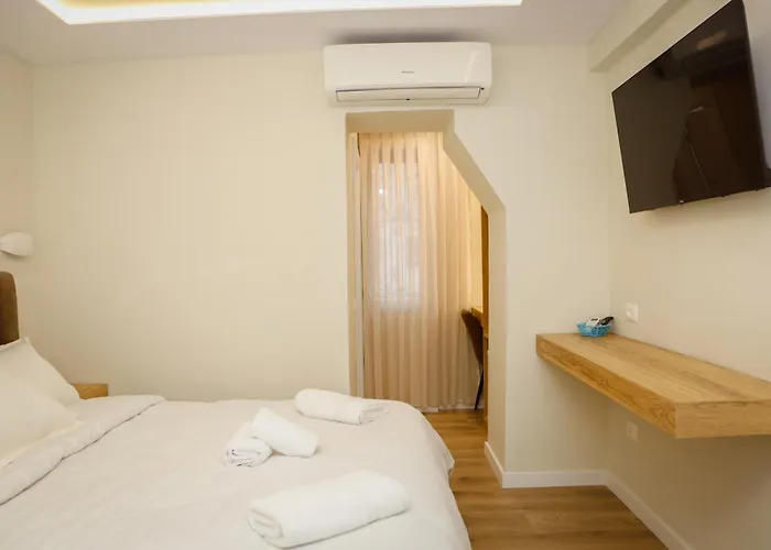 酒店 Petite Maison Hermes Center 3*