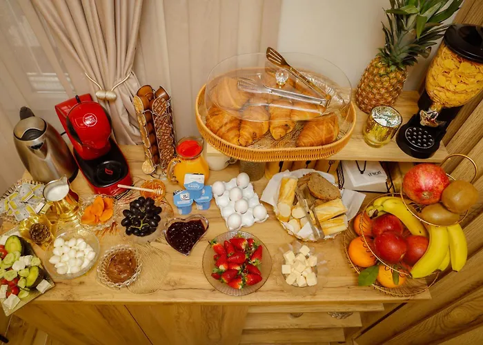 Petite Maison Hermes Center 3* Tirana